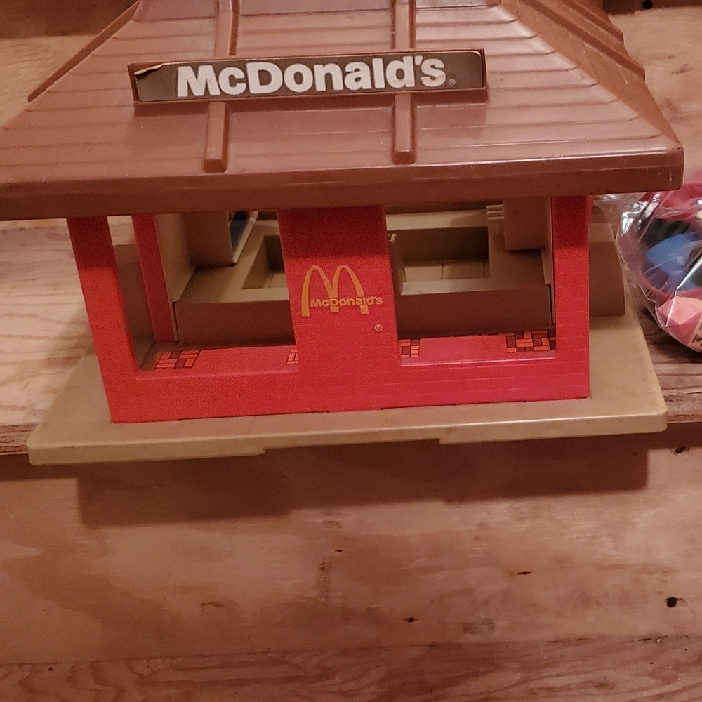 1970 Mcdonalds Restaurant  VINTAGE